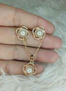 Conjunto feminino de Brinco e colar